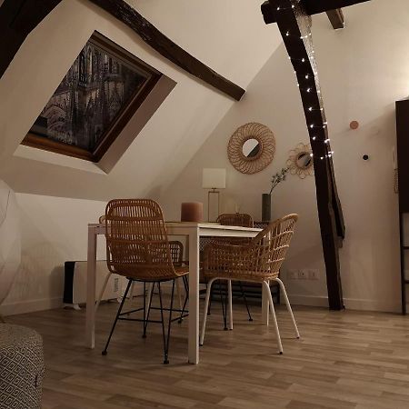 랭스 Logement Cosy Renove Au Pied De La Cathedrale Avec Climatisation 아파트 외부 사진