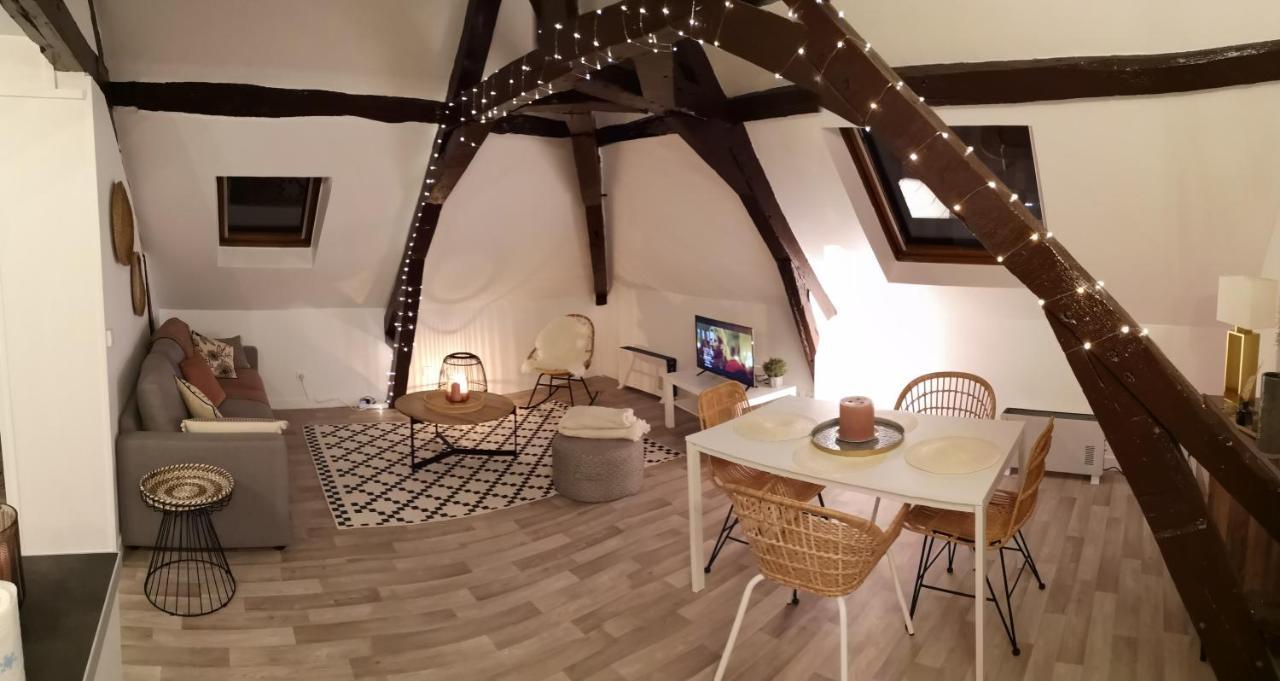 Logement Cosy Renove Au Pied De La Cathedrale Avec Climatisation 랭스 외부 사진